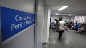 Concurso para perito do INSS contrata banca e edital pode sair