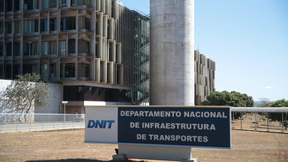 Concurso DNIT: conheça a carreira de analista administrativo