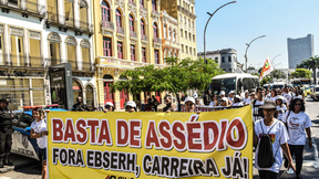 Em greve, servidores do RJ cobram concurso Ministério da Saúde