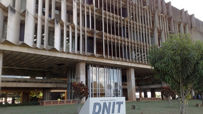 Sem concurso, DNIT chega a 1.728 cargos vagos e mais 278 abonos